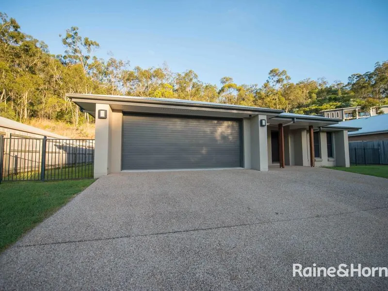 GREAT LOCATION IN WEST GLADSTONE!!