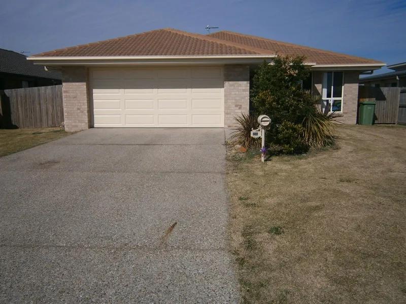 $265,000 with long term tenant,4,2,2 on 606 m2 – invest or occupy