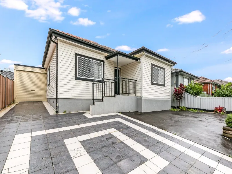 Large & Spacious Family Home!