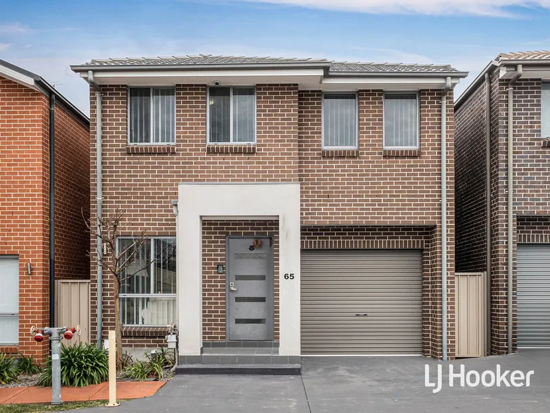 EAST FACING HOME WITHIN GALUNGARA SCHOOL CATCHMENT - WALK TO SCHOFIELDS STATION & SHOPS