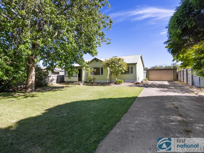 LARGE 3 BEDROOM HOME IN GREAT LOCATION