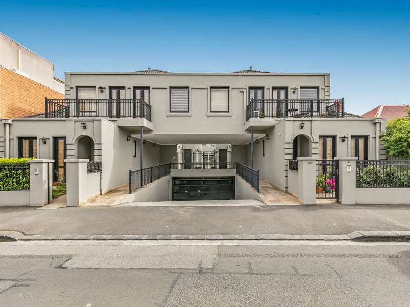 Exquisite Luxury in Prestigious Armadale