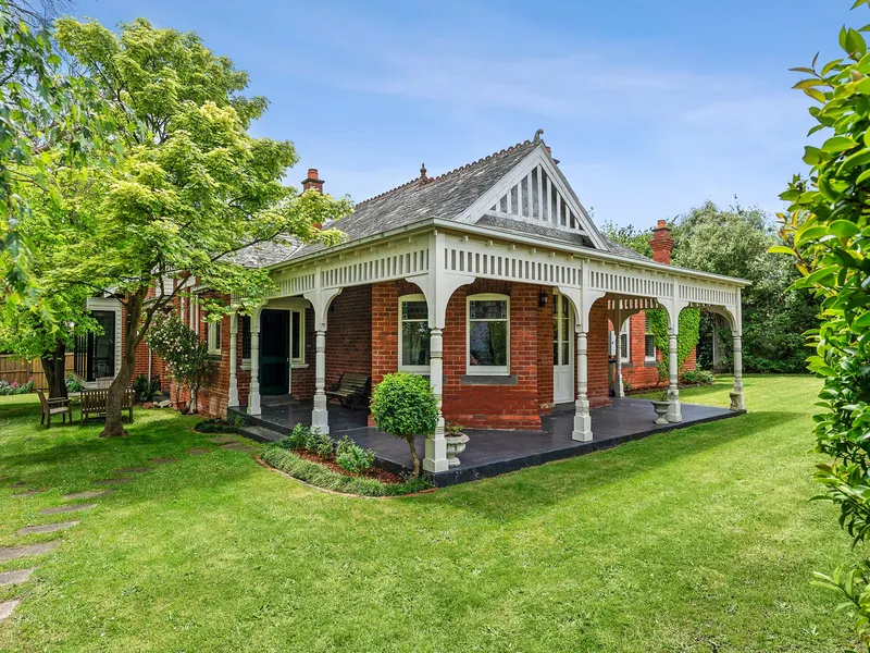 A Grand Family Home on 1373m2