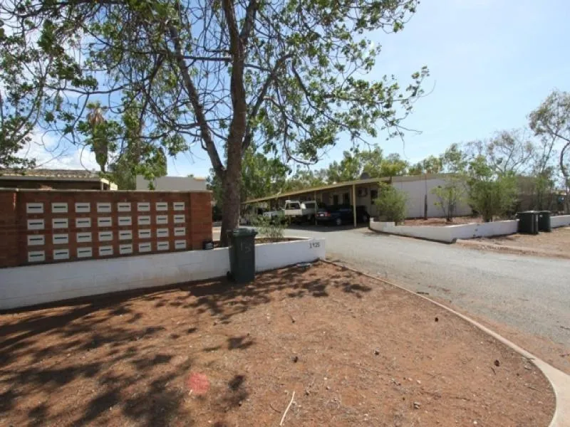 BULGARRA UNIT 1x1 PARTLY FURNISHED