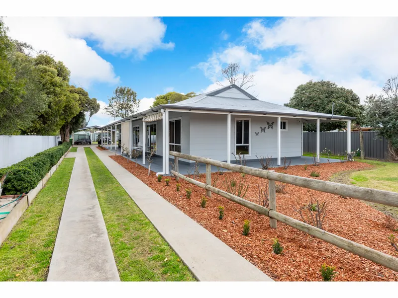 HOWLONG | PERFECTION ON HALF AN ACRE