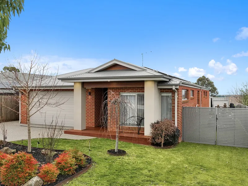 Elegant Home, Country Town Lifestyle