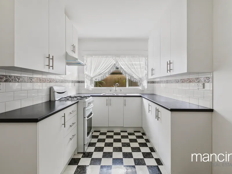 Convenient Living in Idyllic Location