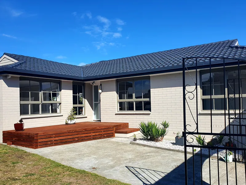 Family home in popular beach suburb