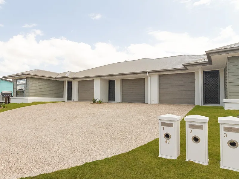 AMAZING 1 BEDROOM DUPLEX