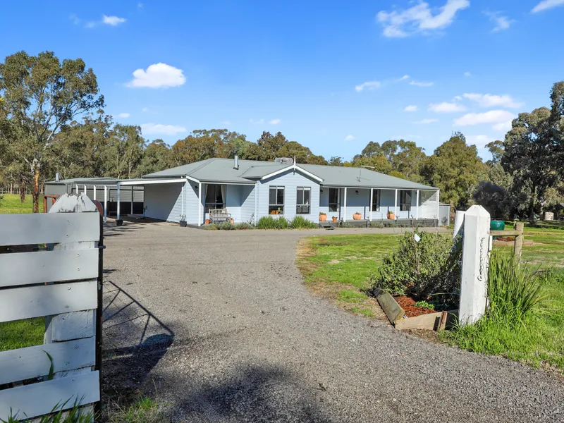 SMALL LIFESTYLE ACREAGE AT GLENROWAN FOR SALE DUE TO WORK TRANSFER