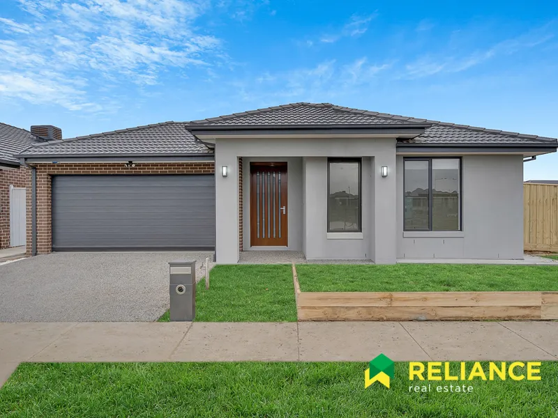 Stylish living, in Emerald Park estate!!