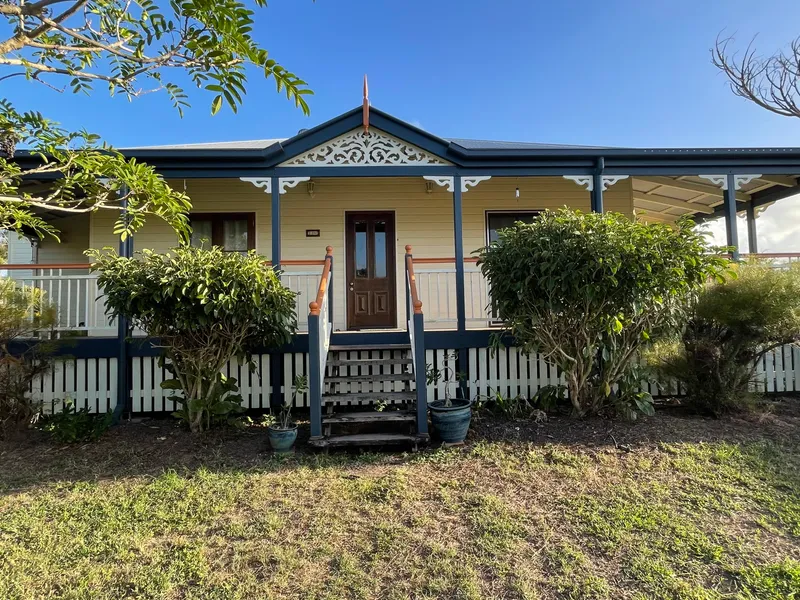 Beautiful Queenslander only minutes from the beach