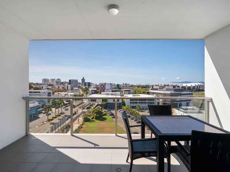 The Best Aspect In The Building Top Floor Living - Dual Key Unit