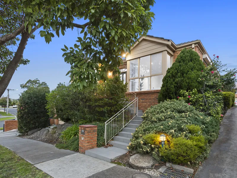 Elevated elegance in the heart of Mentone!