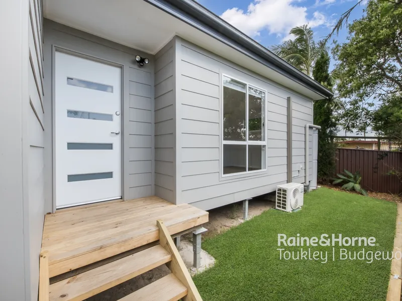 Modern 2-Bedroom Granny Flat in Sought-After Suburb
