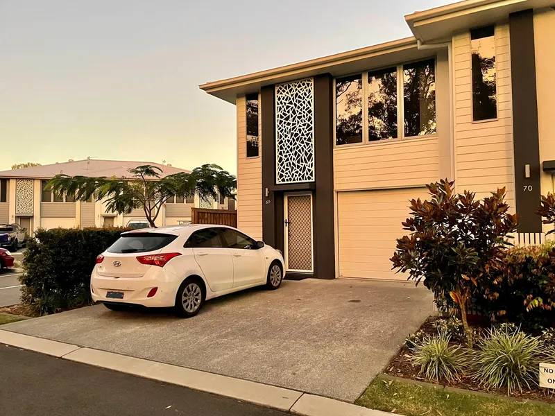 Spacious Gainsborough Greens Townhouse with Forest Views