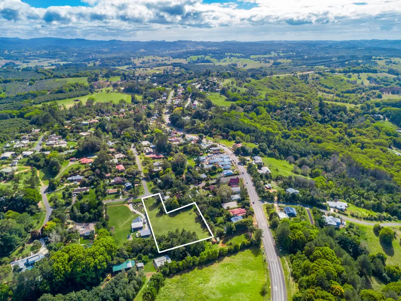 VACANT LAND IN THE HEART OF CLUNES 3,174 sq.mt.