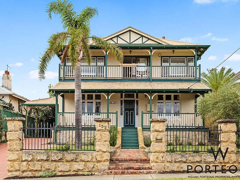 FEDERATION STYLE FAMILY HOME WITH OCEAN VIEWS!