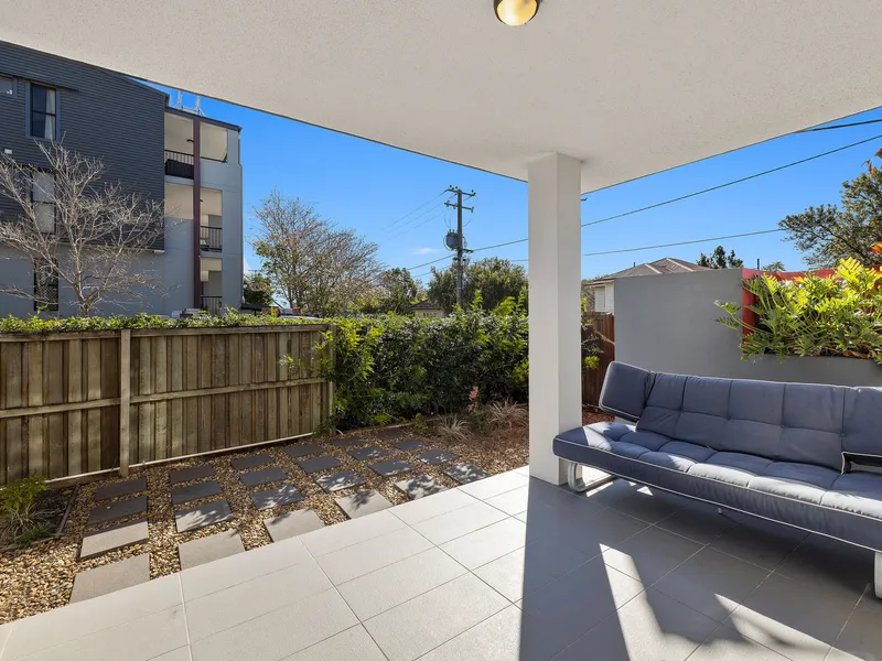 MASSIVE NORTH FACING COURTYARD