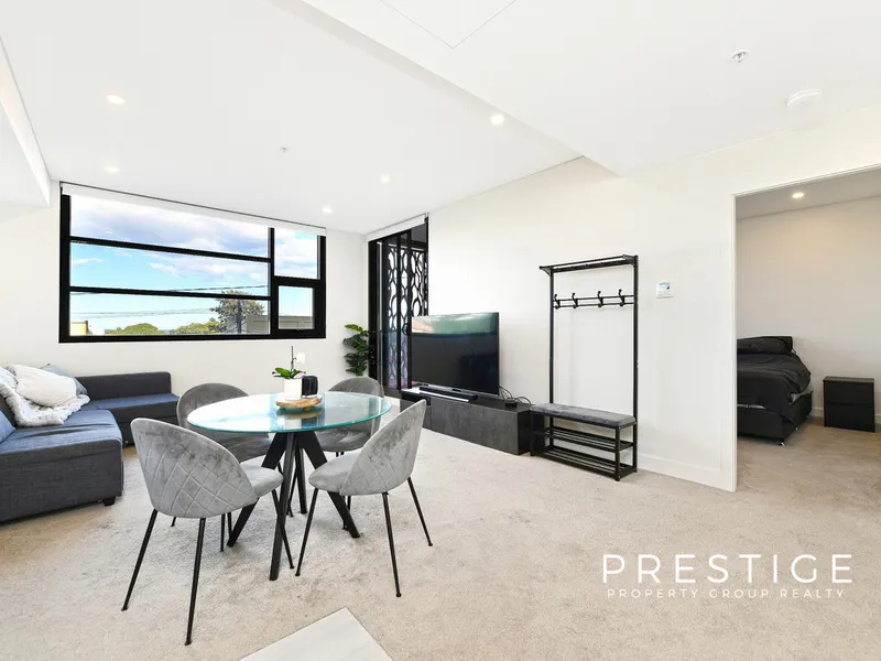 STUNNING OVERSIZED 1 BEDDER