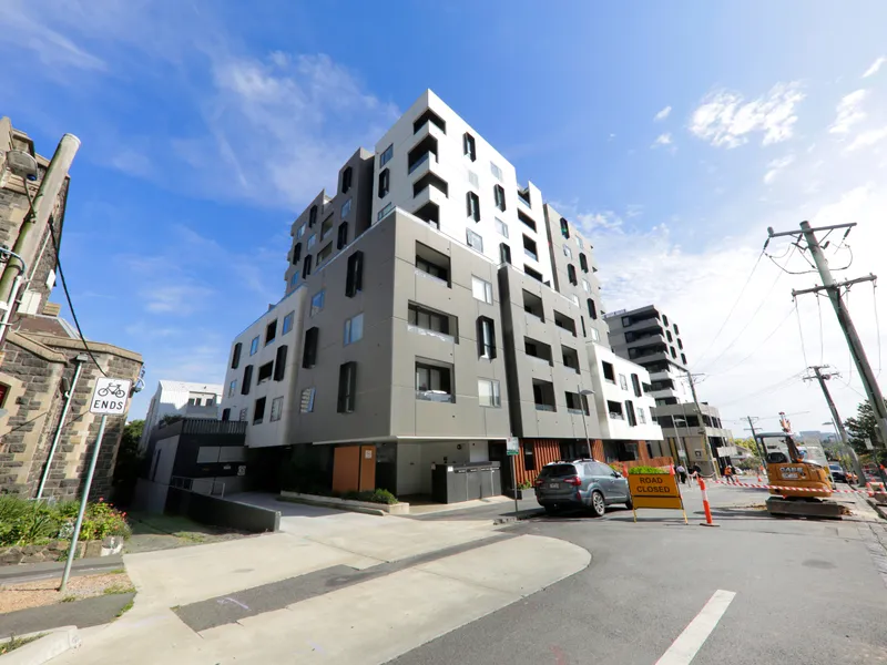 Spacious apartment close to all amenities!
