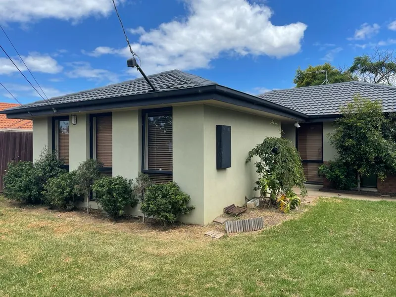 Lovely Home Close to Train Station 