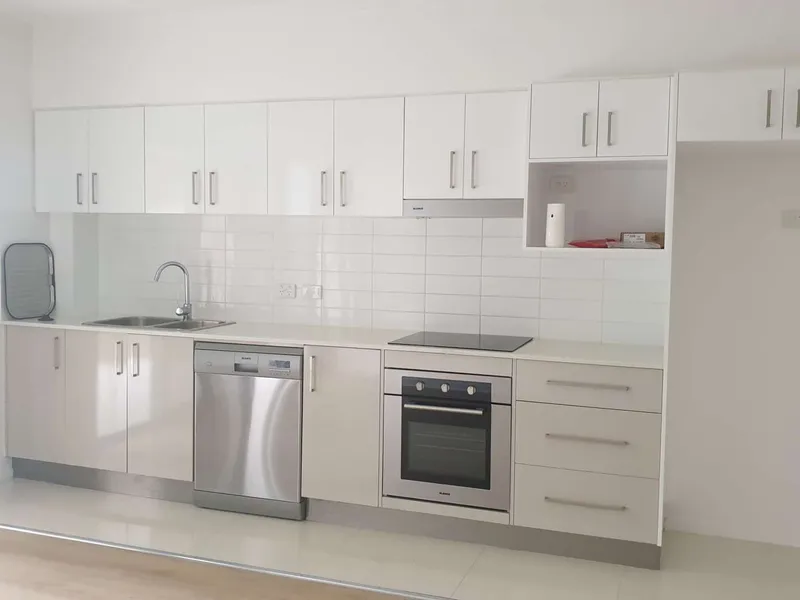 91 Herston Road Spacious 1 bed unit