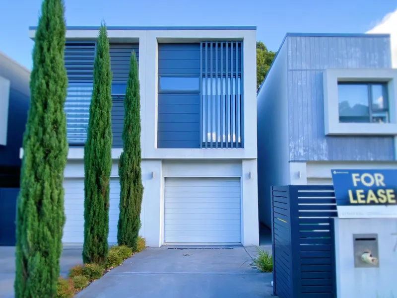 Modern Townhouse In Great Location!!  1 Week Free Rent