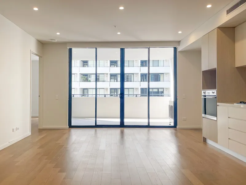 Modern one bedroom + Study in heart of Mascot!