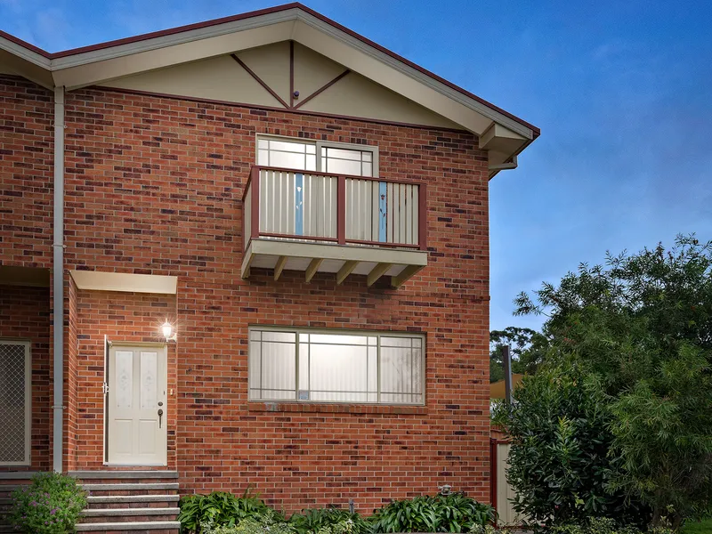 Stylish townhouse located for convenience