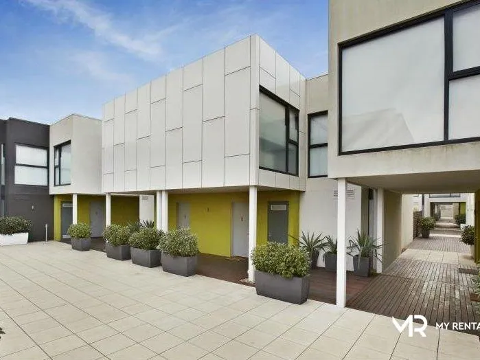 Sensational Townhouse with Stunning Hive Development