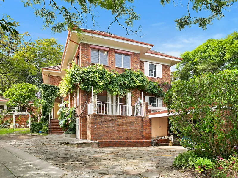 Three strata dwellings, two lots, one vast parcel