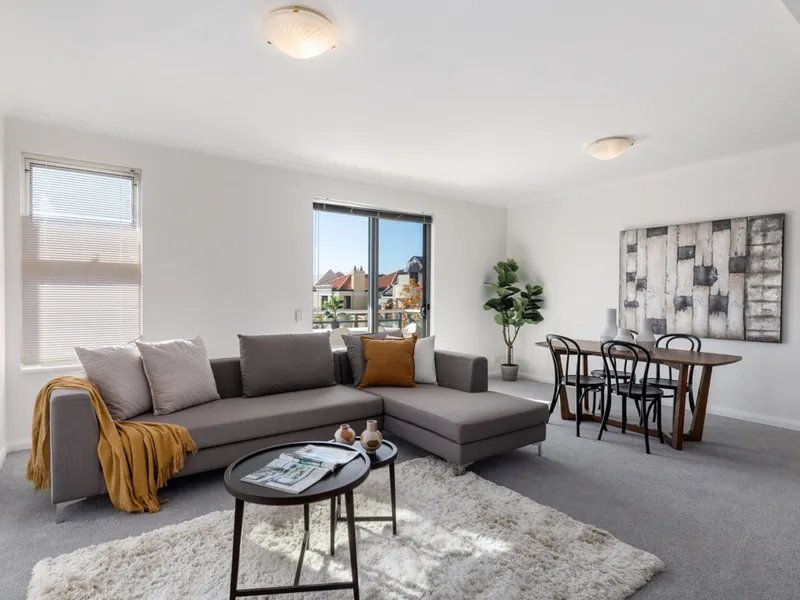 Waterfront Complex - Just in time for Summer !!!