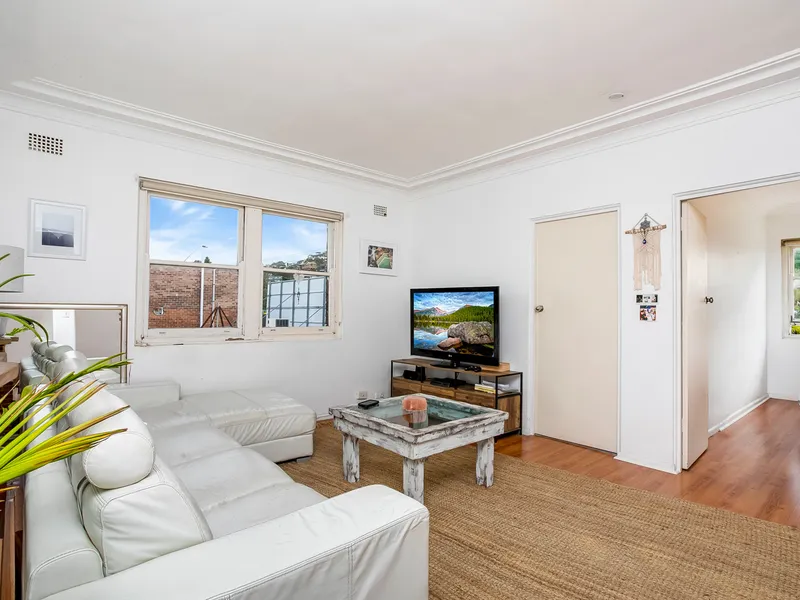 Large Two Bedroom Apartment Minutes To Collaroy Beach
