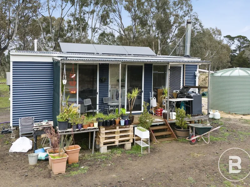 Simple Off-Grid Living With Amazing Backdrop