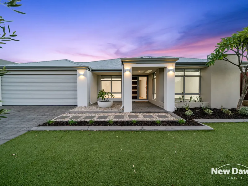 Beautiful Family Home Opposite Menindee Park