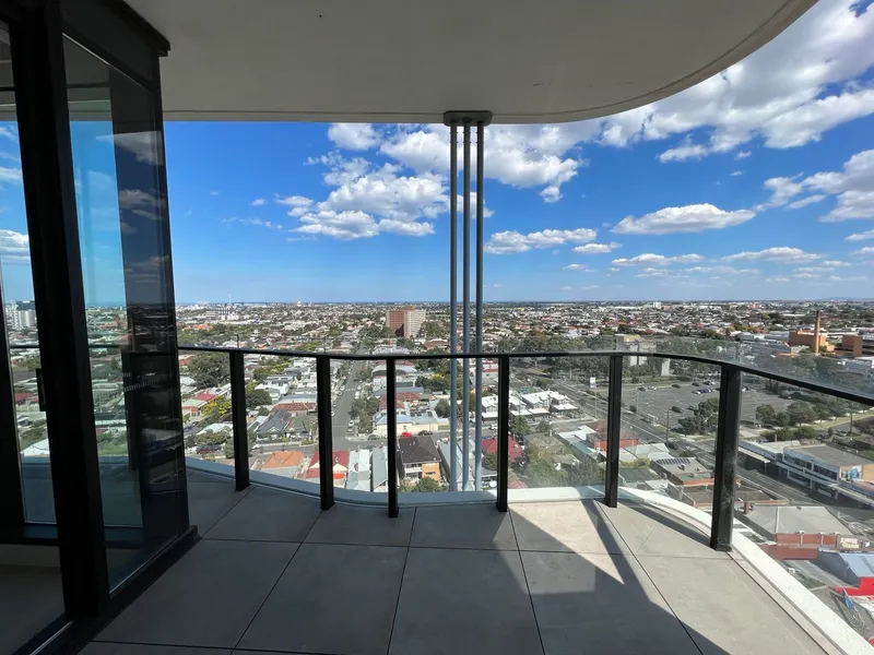 Private Sale: Spacious 3 bedrooms apartment, Level 13, Footscray VIC 3011