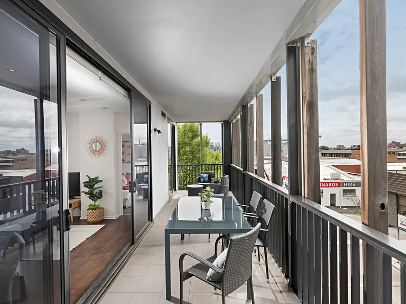 A splendid design for entertaining, CBD views