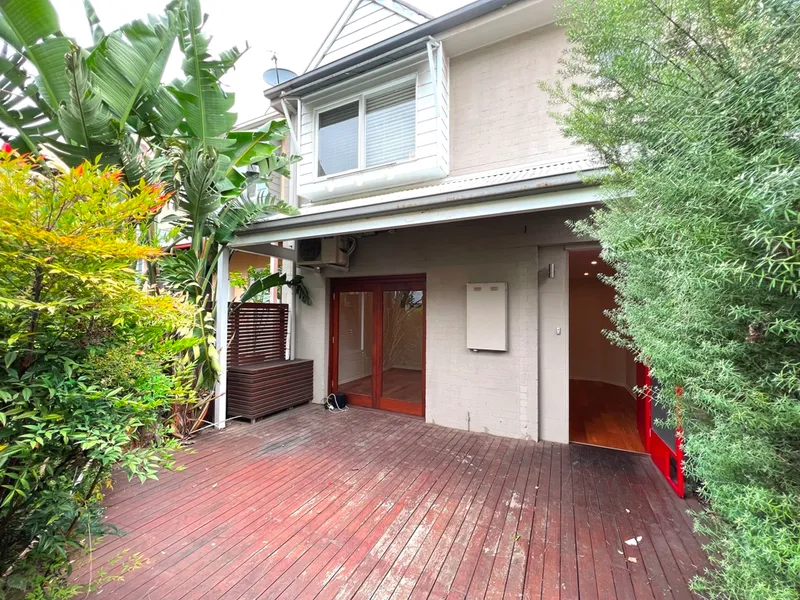 Well Maintained 3 Bedroom Townhouse in walking distance to Train Stations
