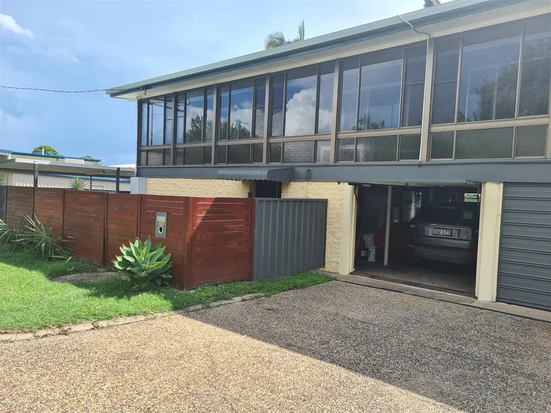 LOVELY HIGHSET 4 BED HOME WITH POOL IN POPULAR FRENCHVILLE
