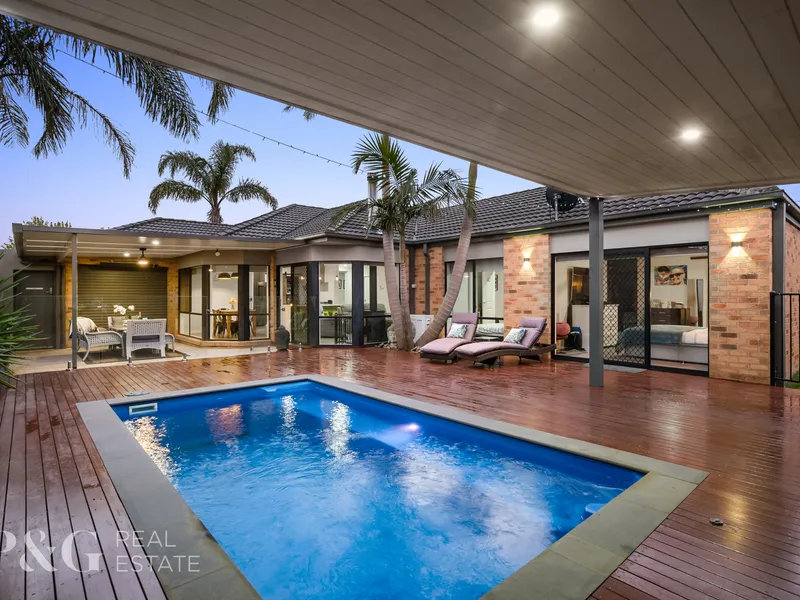 Stunning Family Home With An Outdoor Oasis In Berwick Springs Estate!