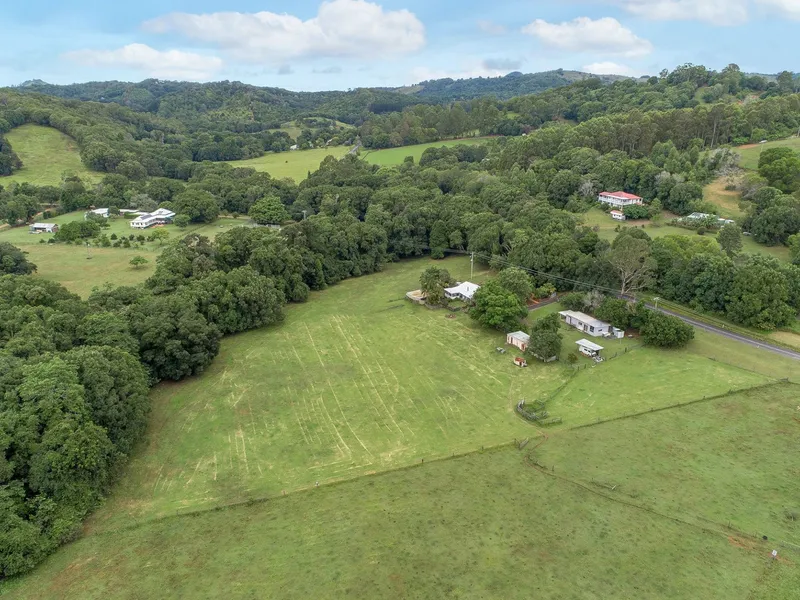 5 ACRES ONLY A SHORT WALK TO KIN KIN VILLAGE