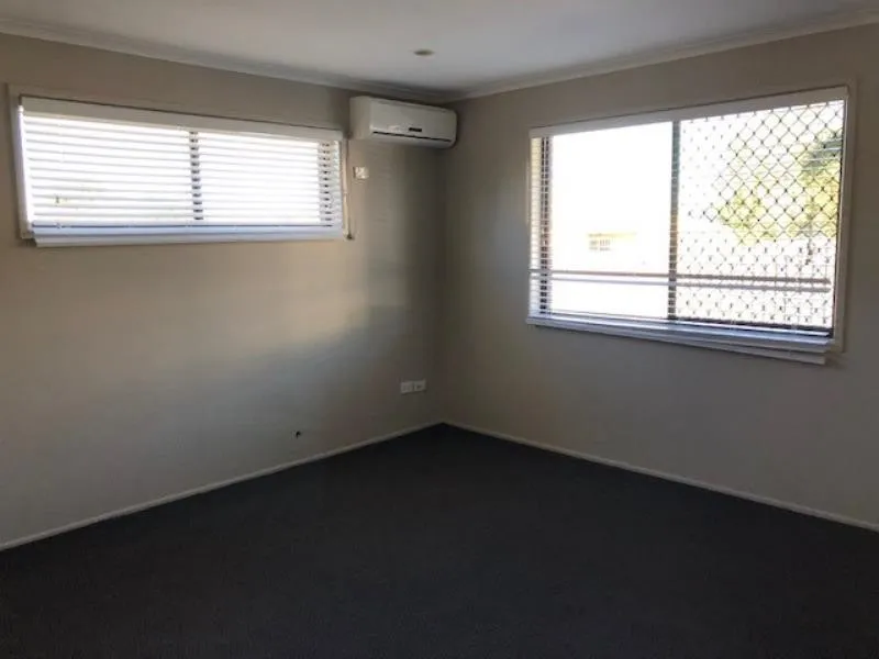 Close to Magpies Sporting Club and school.