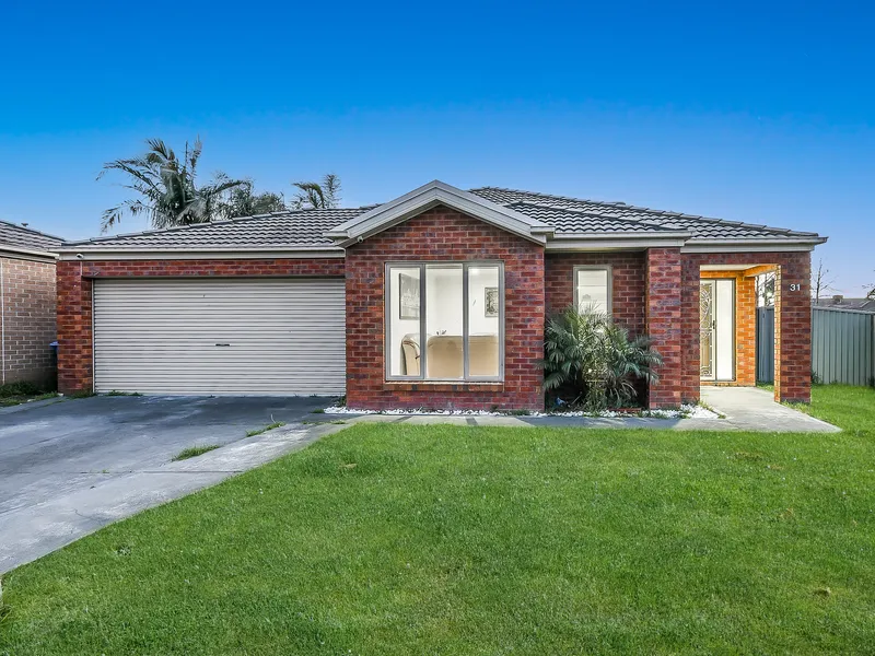 Modern family entertainer in great location