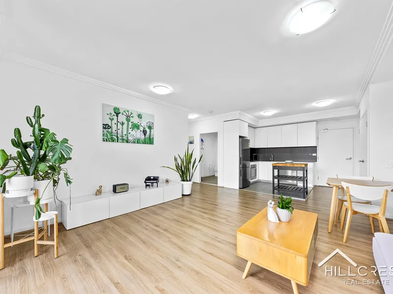 Contemporary Convenience: 105 Sqm on Title, Panoramic Views and a Enclosed Study/Guest Bedroom