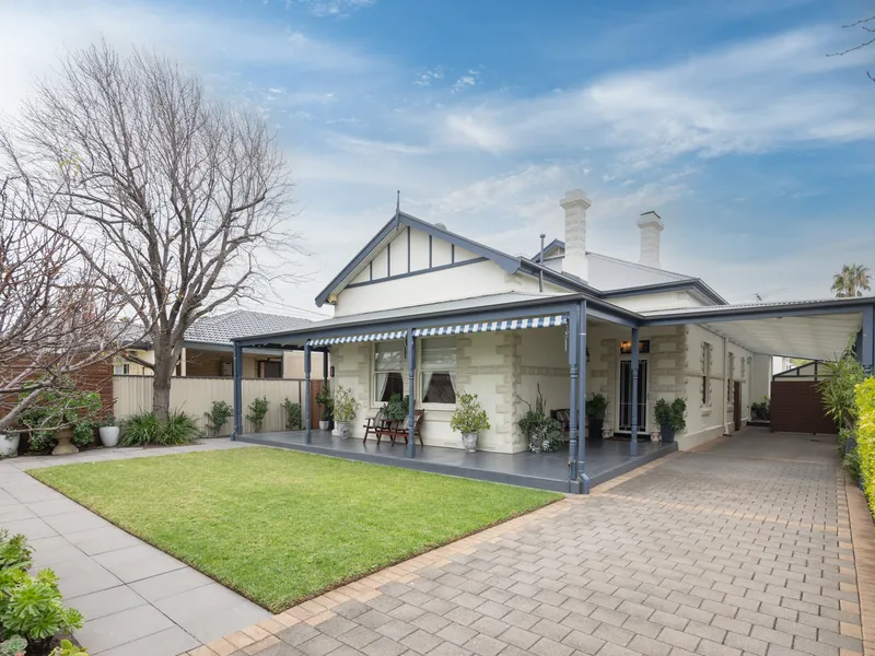 Renovated & Extended Beachside Character Villa in Cosmopolitan Location