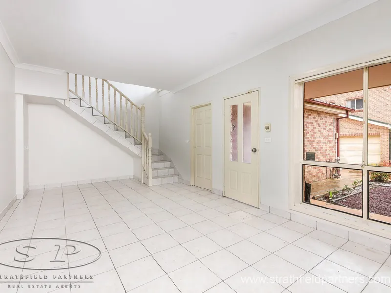 Full Brick, Modern Townhouse, Boutique Complex -1 Week FREE Rent