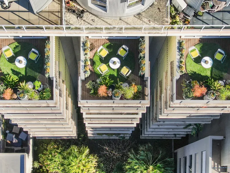 An extraordinary skyhome in Newtown Silos