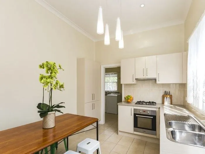 COSMOPOLITAN LIFESTYLE