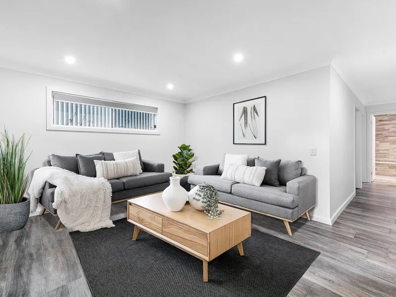 LOW MAINTENANCE GRANNY FLAT IN ULTRA CONVENIENT LOCATION!